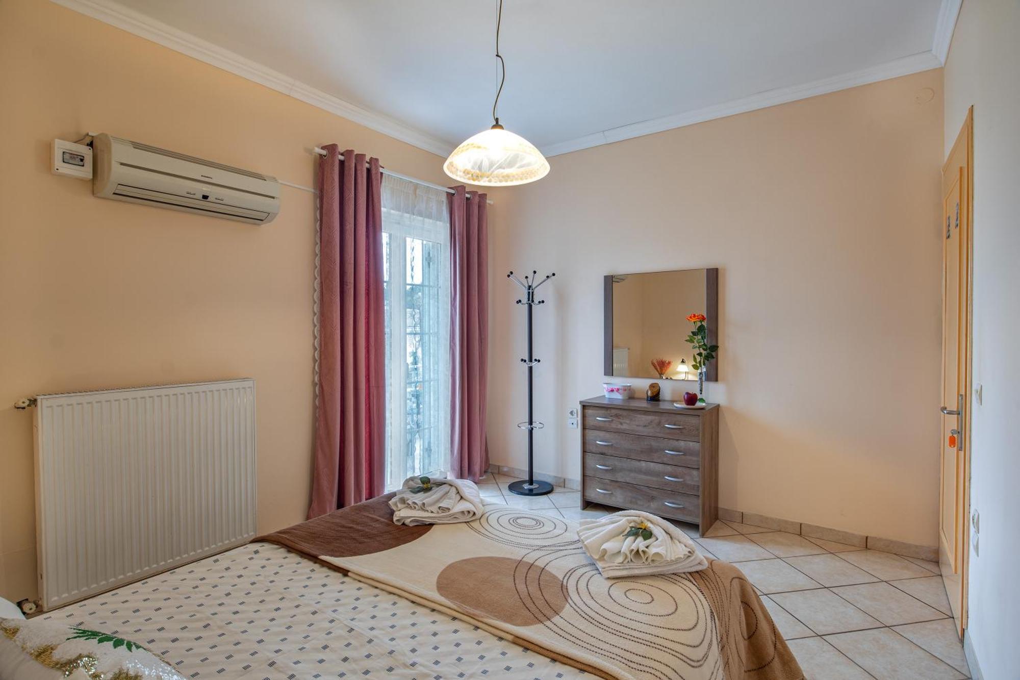 House Of Velenia - 2 Bedroom Apartment Near Old Town, Airport And Bus Station コルフ島 エクステリア 写真